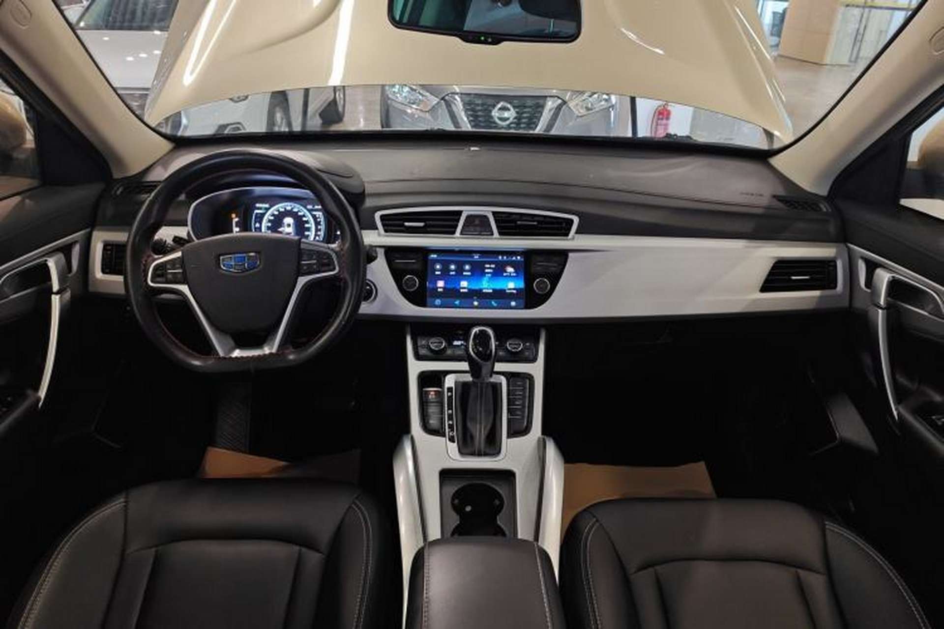 Used Geely Auto Emgrand X7 Sport 2016 1.8TD Automatic Smart Model Center Console