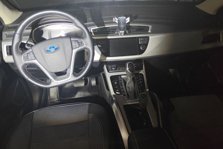 Used Geely Auto Emgrand X7 Sport 2016 1.8TD Automatic Smart Connectivity Version Center Console