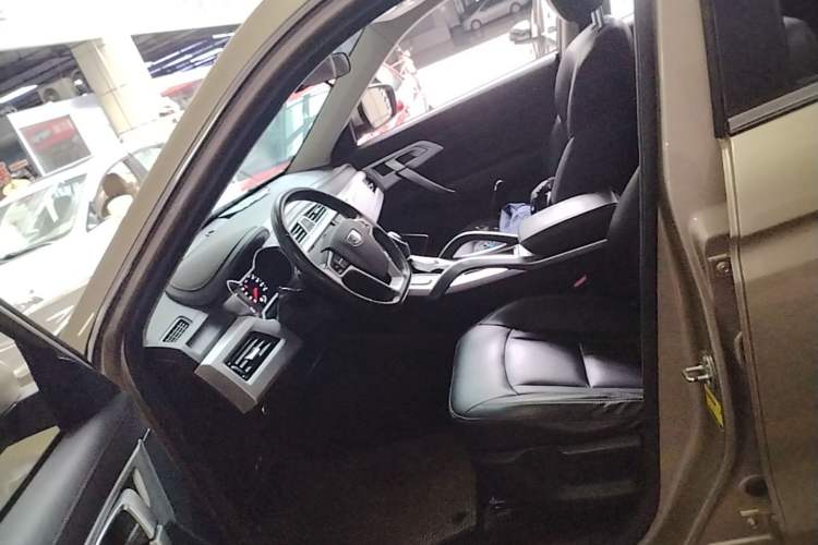 Used Geely Auto Emgrand X7 Sport 2016 1.8TD Automatic Smart Connectivity Version Driver Seat