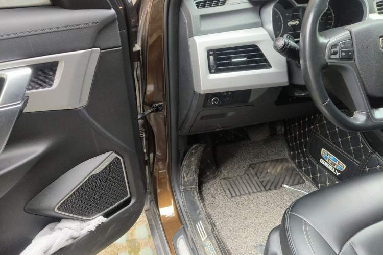 Used Geely Auto Emgrand X7 Sport 2016 1.8TD Automatic ZhiShang Model Driver Seat