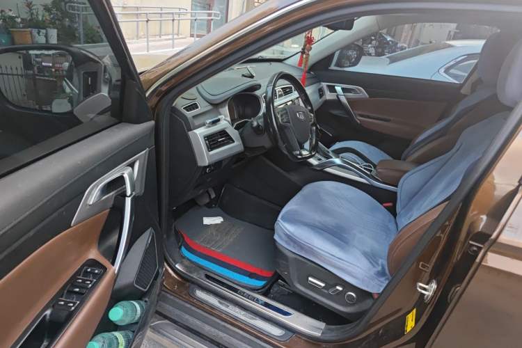 Used Geely Auto Emgrand X7 Sport 2016 1.8TD Automatic All-Wheel-Drive ZhiZun Edition Driver Seat