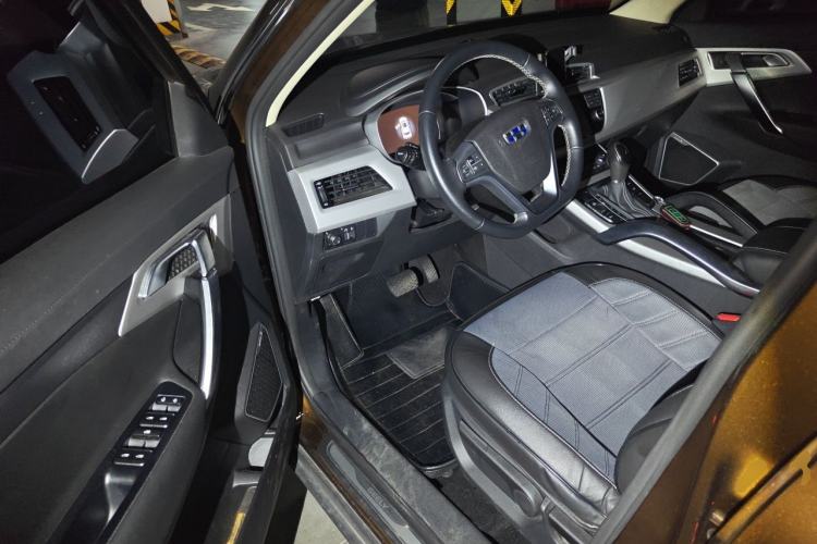 Used Geely Auto Emgrand X7 Sport 2016 1.8TD Automatic Smart Connectivity Version Driver Seat