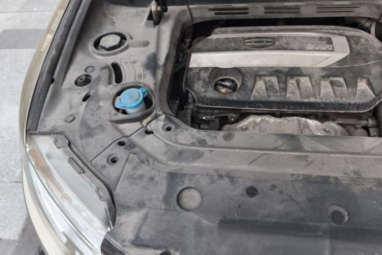Used Geely Auto Emgrand X7 Sport 2016 2.0L Manual Smart Connect Version Engine Bay Right