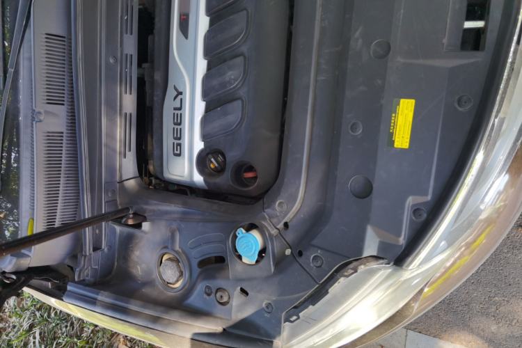 Used Geely Auto Emgrand X7 Sport 2016 1.8TD Automatic Smart Model Engine Bay Right