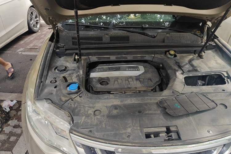 Used Geely Auto Emgrand X7 Sport 2016 2.0L Manual Smart Connect Version Engine Bay Right