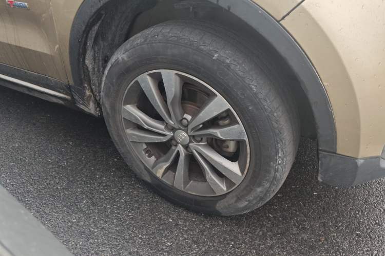 Used Geely Auto Emgrand X7 Sport 2016 1.8TD Automatic ZhiShang Model Exterior 7