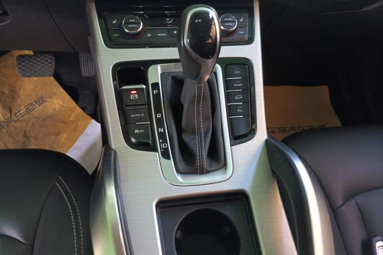 Used Geely Auto Emgrand X7 Sport 2016 1.8TD Automatic Smart Model Gear Lever