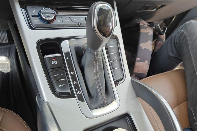 Used Geely Auto Emgrand X7 Sport 2016 1.8TD Automatic ZhiZun Version Gear Lever