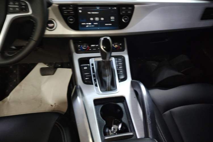 Used Geely Auto Emgrand X7 Sport 2016 1.8TD Automatic Smart Model Gear Lever