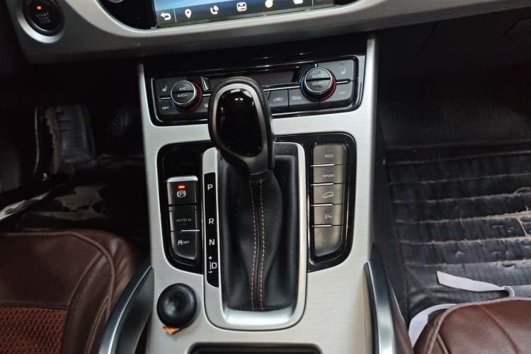 Used Geely Auto Emgrand X7 Sport 2016 1.8TD Automatic ZhiZun Version Gear Lever