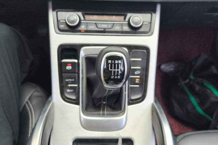 Used Geely Auto Emgrand X7 Sport 2016 2.0L Manual Smart Connect Version Gear Lever