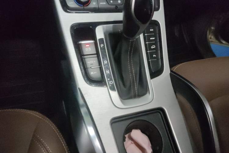 Used Geely Auto Emgrand X7 Sport 2016 1.8TD Automatic ZhiZun Version Gear Lever