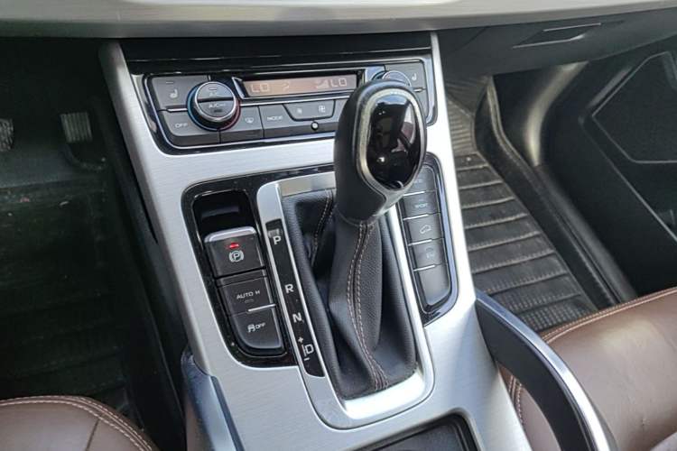 Used Geely Auto Emgrand X7 Sport 2016 1.8TD Automatic ZhiZun Version Gear Lever