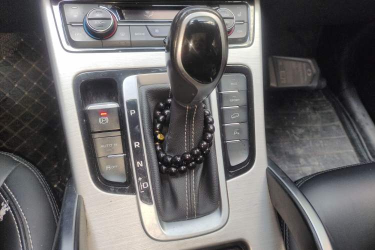 Used Geely Auto Emgrand X7 Sport 2016 1.8TD Automatic Smart Model Gear Lever