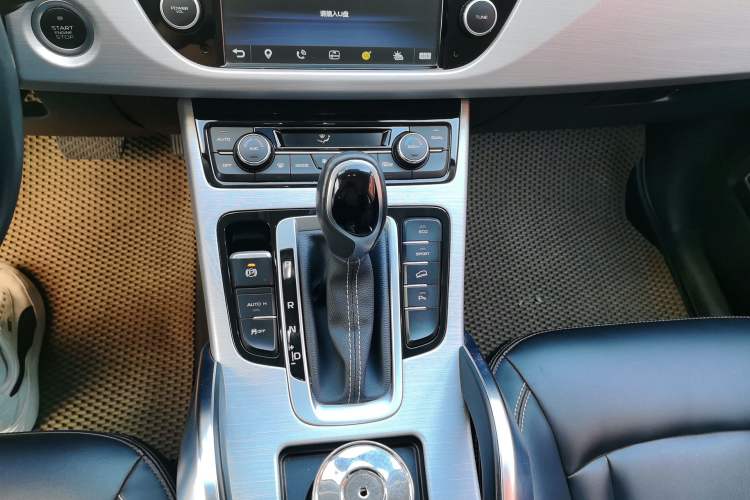 Used Geely Auto Emgrand X7 Sport 2016 1.8TD Automatic Smart Connectivity Version Gear Lever