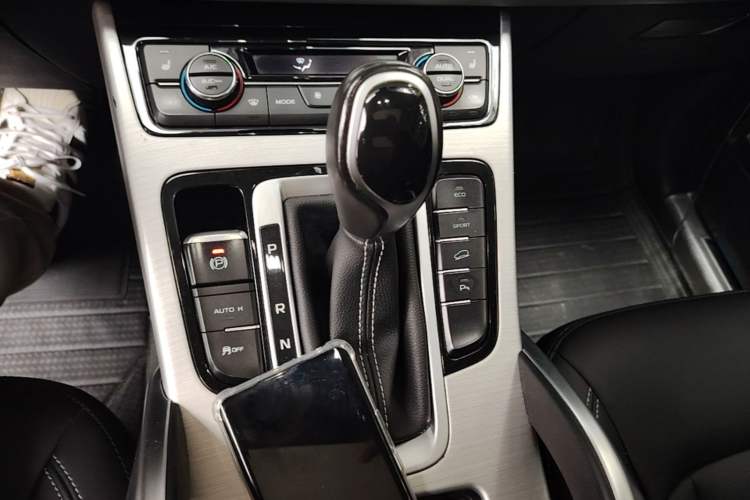 Used Geely Auto Emgrand X7 Sport 2016 1.8TD Automatic Smart Model Gear Lever
