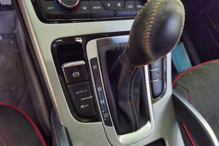 Used Geely Auto Emgrand X7 Sport 2016 1.8TD Automatic Smart Model Gear Lever