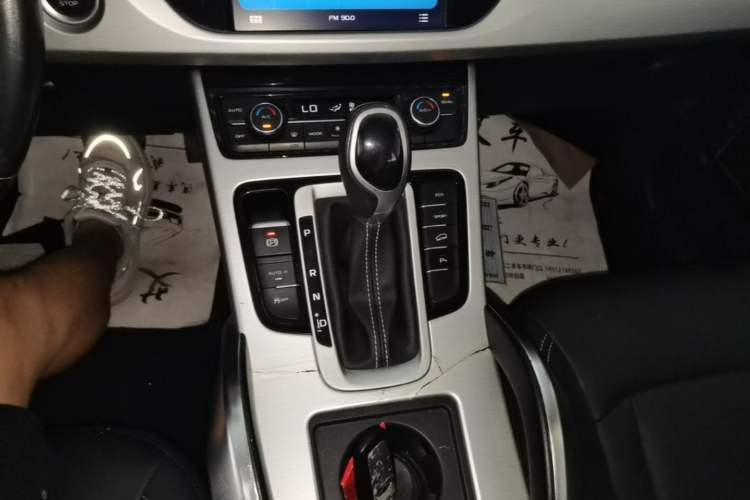 Used Geely Auto Emgrand X7 Sport 2016 1.8TD Automatic ZhiShang Model Gear Lever