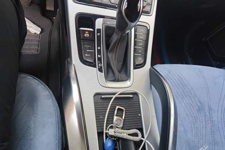 Used Geely Auto Emgrand X7 Sport 2016 1.8TD Automatic All-Wheel-Drive ZhiZun Edition Gear Lever