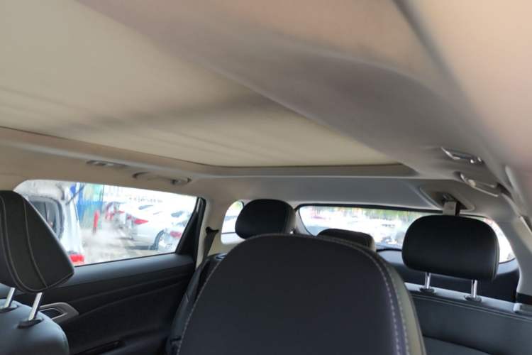 Used Geely Auto Emgrand X7 Sport 2016 1.8TD Automatic Smart Model Headliner