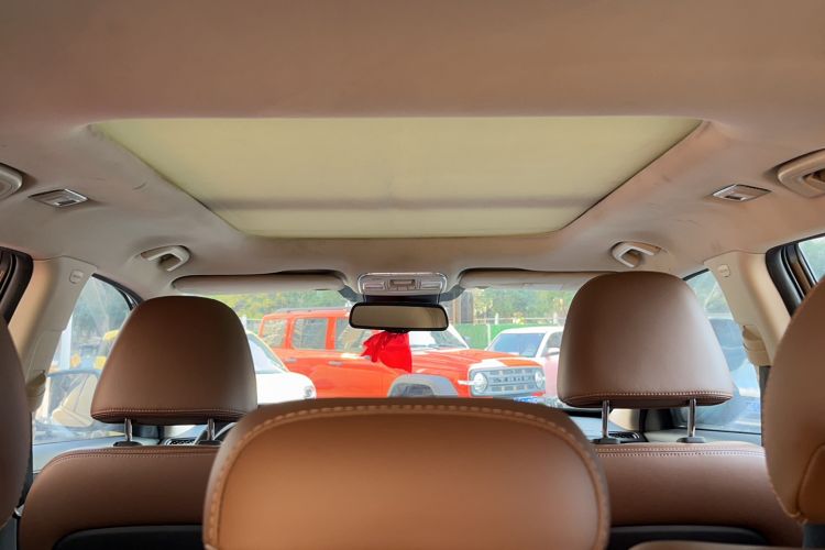 Used Geely Auto Emgrand X7 Sport 2016 1.8TD Automatic ZhiZun Version Headliner