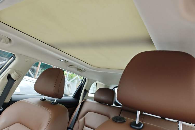 Used Geely Auto Emgrand X7 Sport 2016 1.8TD Automatic ZhiZun Version Headliner