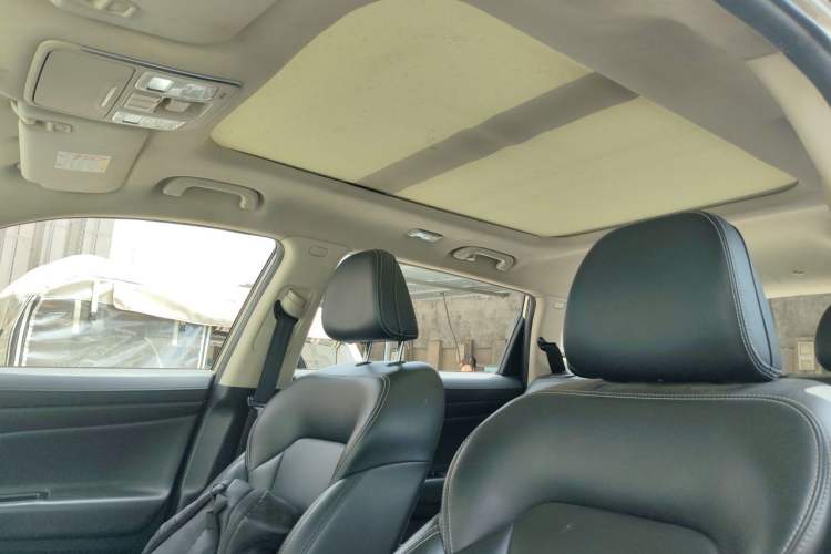 Used Geely Auto Emgrand X7 Sport 2016 2.0L Manual Smart Connect Version Headliner