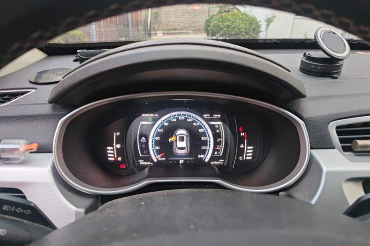Used Geely Auto Emgrand X7 Sport 2016 1.8TD Automatic All-Wheel-Drive ZhiZun Edition Instrument Cluster