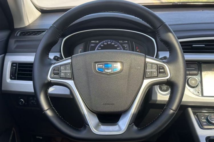Used Geely Auto Emgrand X7 Sport 2016 1.8TD Automatic Smart Model Interior 2
