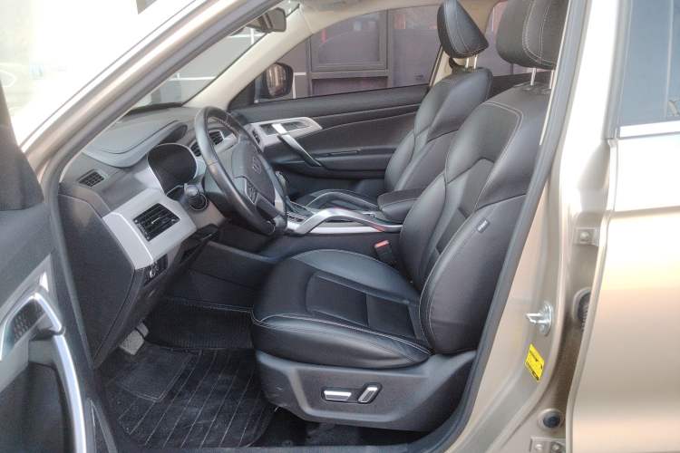 Used Geely Auto Emgrand X7 Sport 2016 1.8TD Automatic Smart Model Interior 2