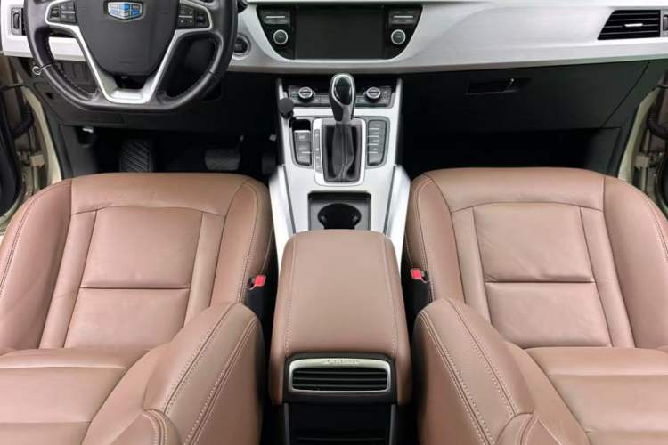Used Geely Auto Emgrand X7 Sport 2016 1.8TD Automatic ZhiZun Version Interior 2