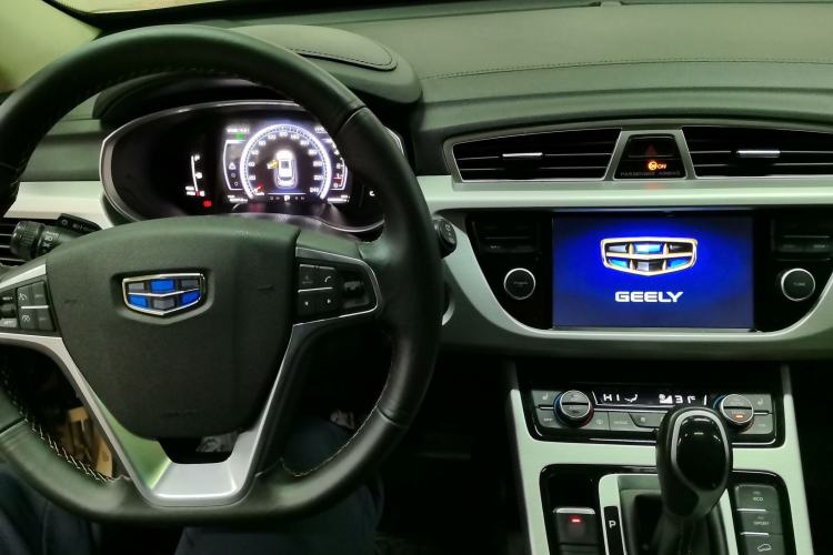 Used Geely Auto Emgrand X7 Sport 2016 1.8TD Automatic ZhiZun Version Interior 2