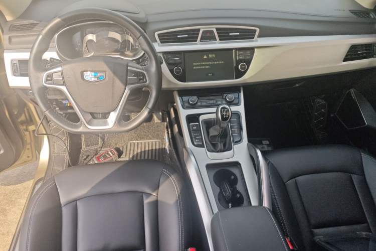 Used Geely Auto Emgrand X7 Sport 2016 2.0L Manual Smart Connect Version Interior 2