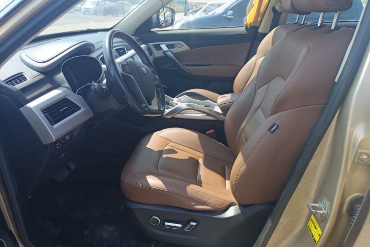 Used Geely Auto Emgrand X7 Sport 2016 1.8TD Automatic All-Wheel-Drive ZhiZun Edition Interior 2