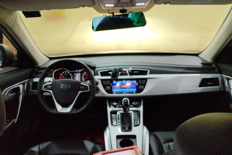 Used Geely Auto Emgrand X7 Sport 2016 1.8TD Automatic ZhiShang Model Interior 2