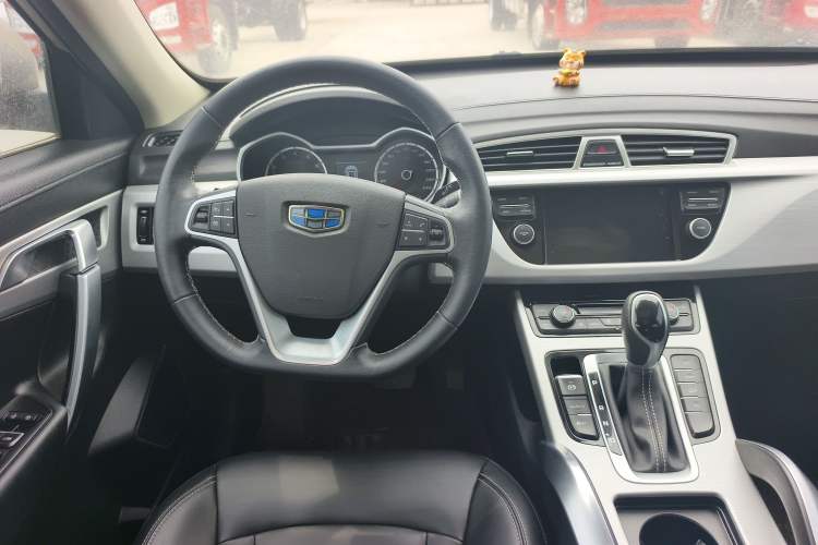 Used Geely Auto Emgrand X7 Sport 2016 1.8TD Automatic ZhiShang Model Interior 3