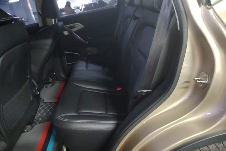 Used Geely Auto Emgrand X7 Sport 2016 1.8TD Automatic Smart Model Interior 4