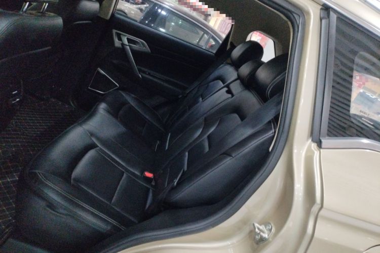 Used Geely Auto Emgrand X7 Sport 2016 1.8TD Automatic ZhiShang Model Interior 4