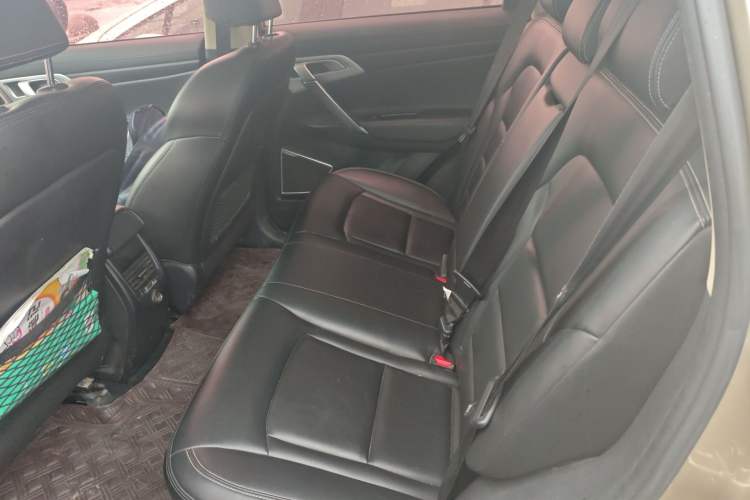 Used Geely Auto Emgrand X7 Sport 2016 1.8TD Automatic ZhiShang Model Interior 4
