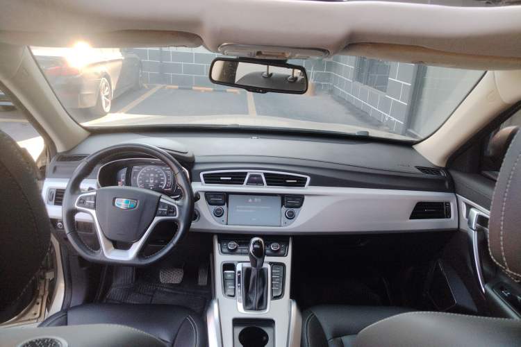 Used Geely Auto Emgrand X7 Sport 2016 1.8TD Automatic Smart Model Interior 5
