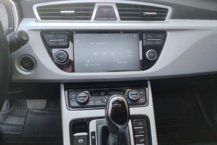 Used Geely Auto Emgrand X7 Sport 2016 1.8TD Automatic Smart Model Interior 8