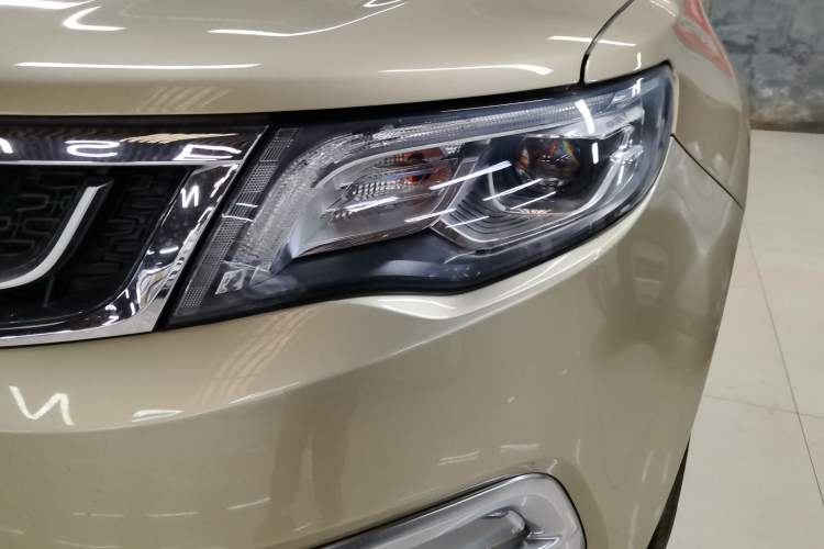 Used Geely Auto Emgrand X7 Sport 2016 1.8TD Automatic ZhiZun Version Left Front Headlight