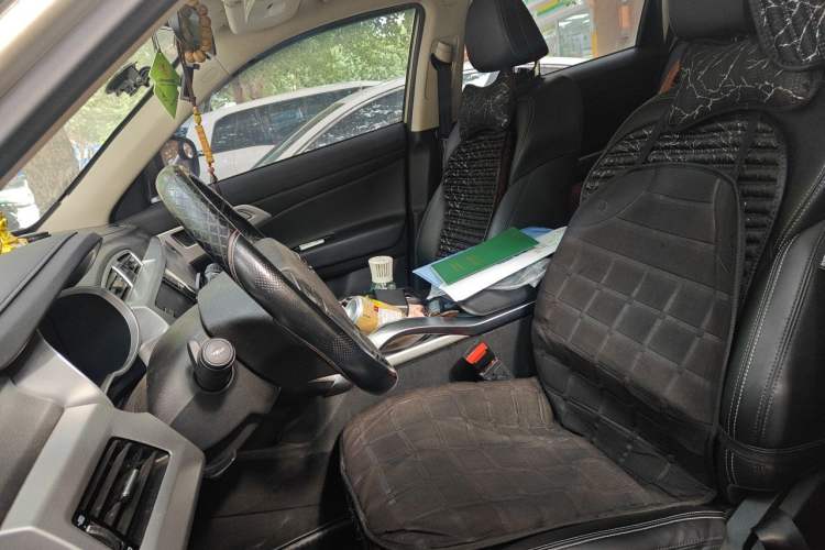 Used Geely Auto Emgrand X7 Sport 2016 2.0L Manual Smart Connect Version Left Front Seat