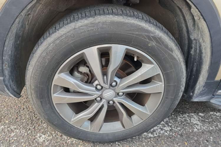 Used Geely Auto Emgrand X7 Sport 2016 1.8TD Automatic ZhiZun Version Left Front Wheel Hub