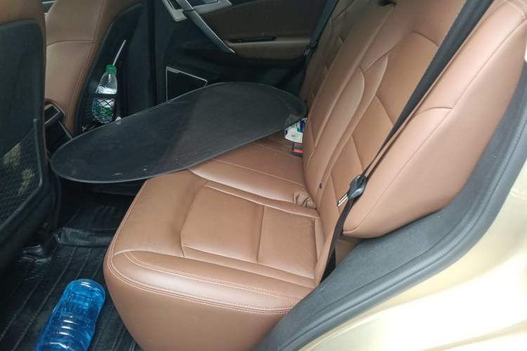 Used Geely Auto Emgrand X7 Sport 2016 1.8TD Automatic ZhiZun Version Left Rear Seat