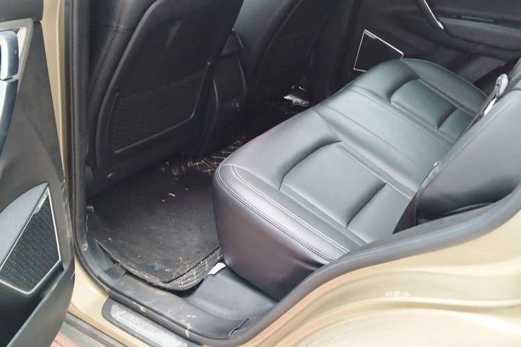 Used Geely Auto Emgrand X7 Sport 2016 2.0L Manual ZhiShang Version Left Rear Seat