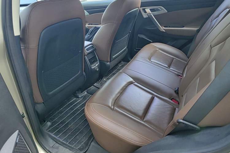 Used Geely Auto Emgrand X7 Sport 2016 1.8TD Automatic ZhiZun Version Left Rear Seat