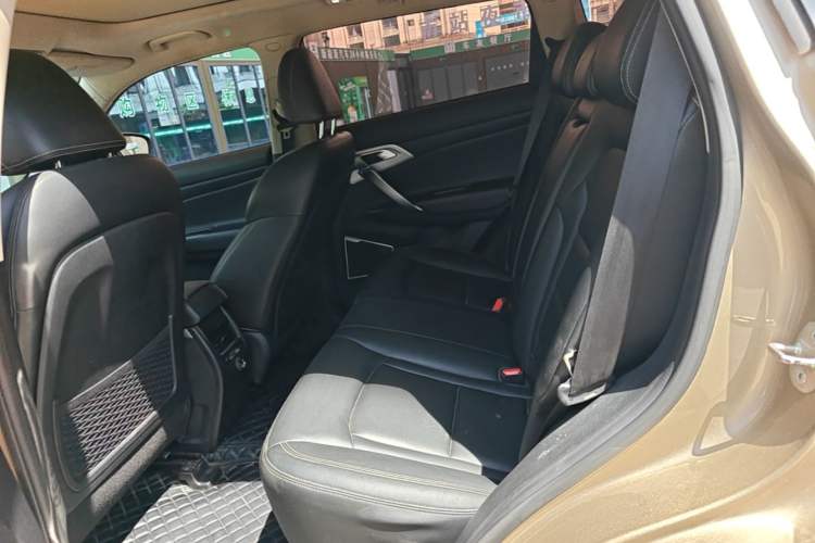 Used Geely Auto Emgrand X7 Sport 2016 1.8TD Automatic Smart Connectivity Version Left Rear Seat