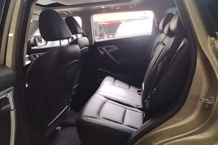 Used Geely Auto Emgrand X7 Sport 2016 1.8TD Automatic Smart Connectivity Version Left Rear Seat