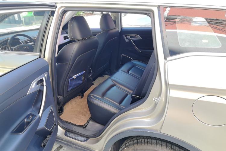 Used Geely Auto Emgrand X7 Sport 2016 1.8TD Automatic Smart Connectivity Version Left Rear Seat